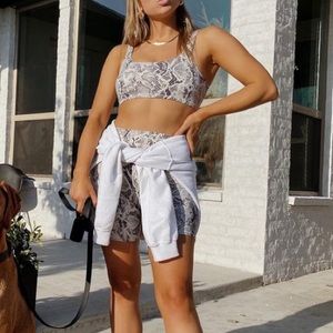 Alo Vapor snake skin set